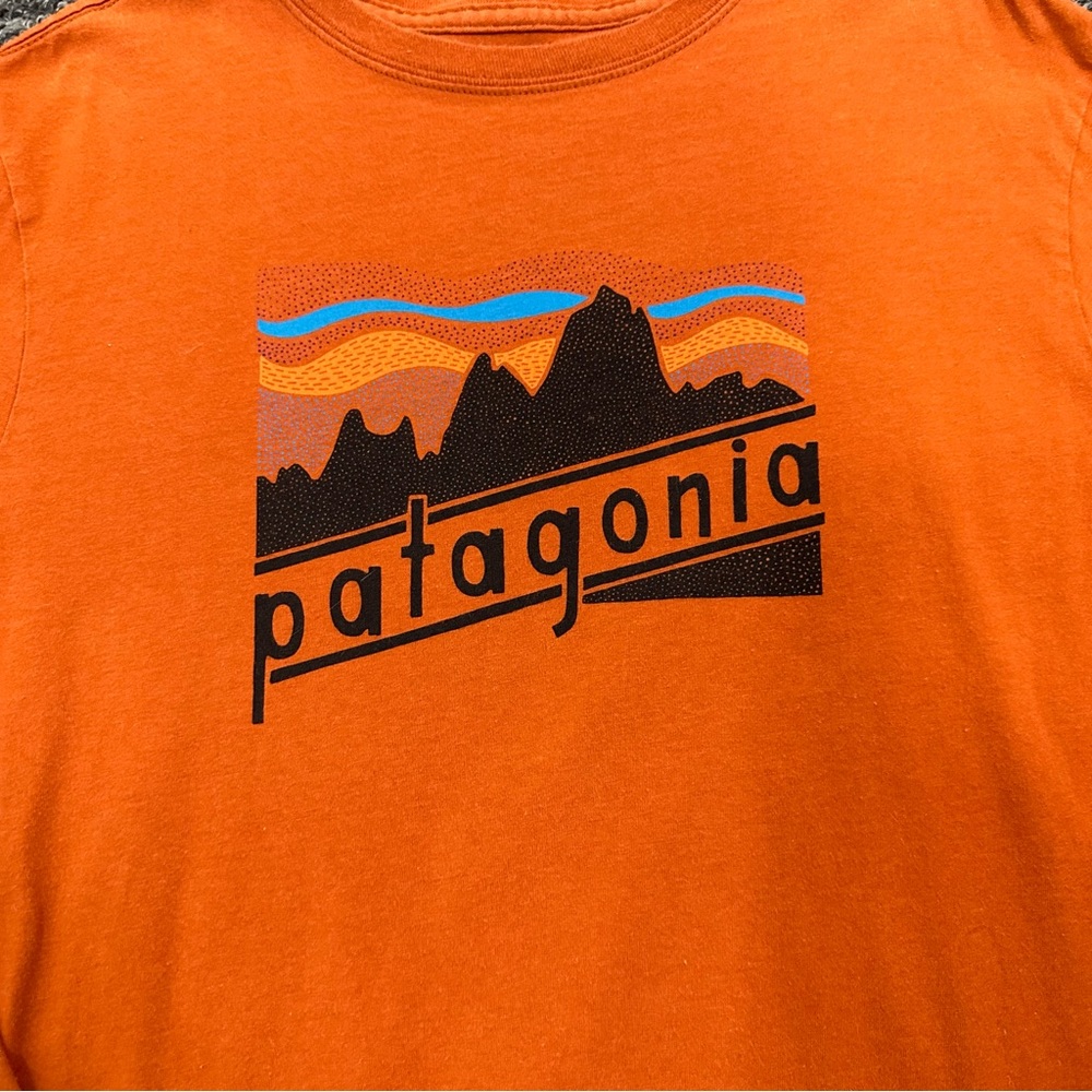 Patagonia Logo Long Sleeve Rustic Orange Crewneck Shirt Boys Size Large - Picture 6 of 6